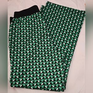 Andrew Marc Sport, Flared Leg, Side Pockets Green and Black Geometric Pants Sz L